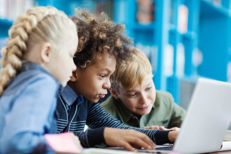 10 Back-to-School Tech Tools for Teachers in 2024 - Vivi