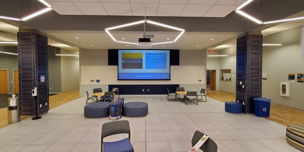 Digital Signage in School Common Areas